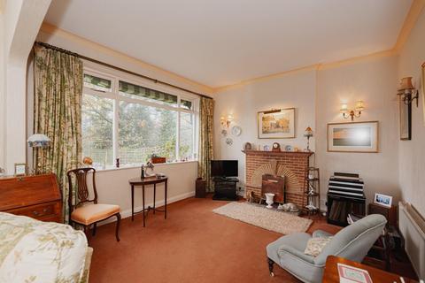 64 Chestnut Avenue, Epsom, KT19 0SZ