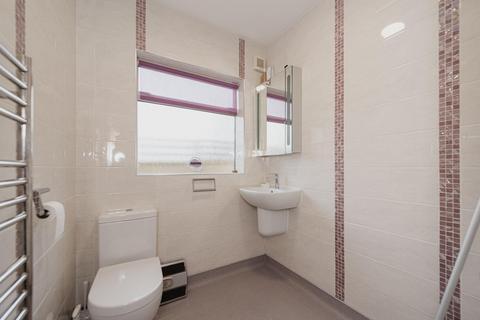 64 Chestnut Avenue, Epsom, KT19 0SZ