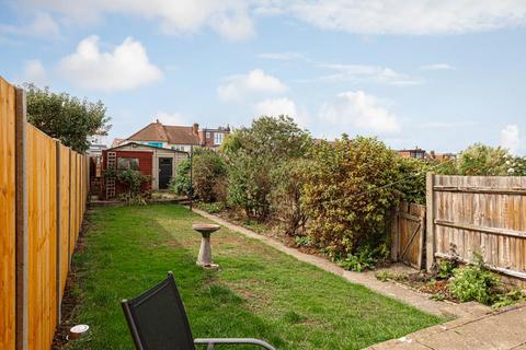 76 Elmstead Gardens, Worcester Park, KT4 7BE