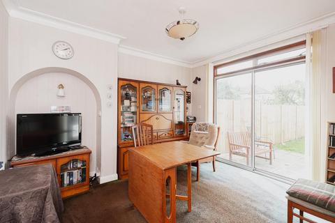 76 Elmstead Gardens, Worcester Park, KT4 7BE
