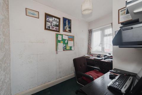 110 Seaforth Gardens, Epsom, KT19 0NP