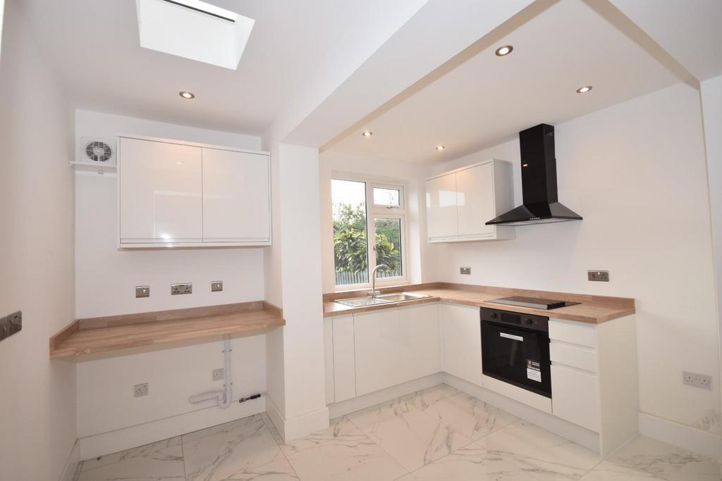 Kitchen 01.jpg