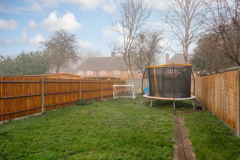 33 Mortimer Crescent, Worcester Park, KT4 7QL