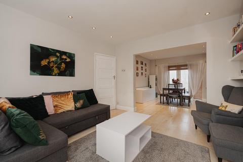 33 Mortimer Crescent, Worcester Park, KT4 7QL