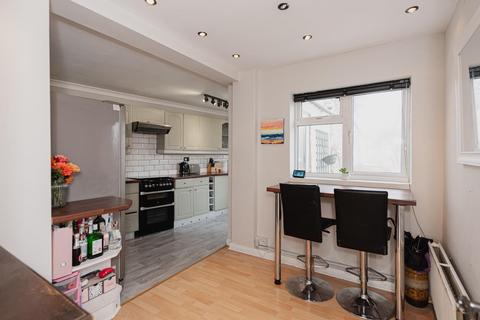 33 Mortimer Crescent, Worcester Park, KT4 7QL