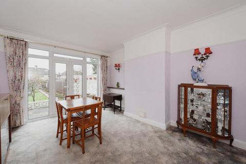 129 Waverley Road, Epsom, KT17 2LN