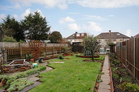 129 Waverley Road, Epsom, KT17 2LN