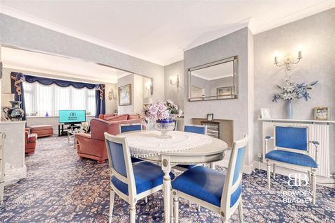 11 Waterloo Road, Ilford, IG6 2EG