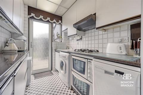 11 Waterloo Road, Ilford, IG6 2EG
