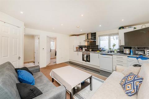 2 bedroom flat for sale, Blackhorse Lane, London