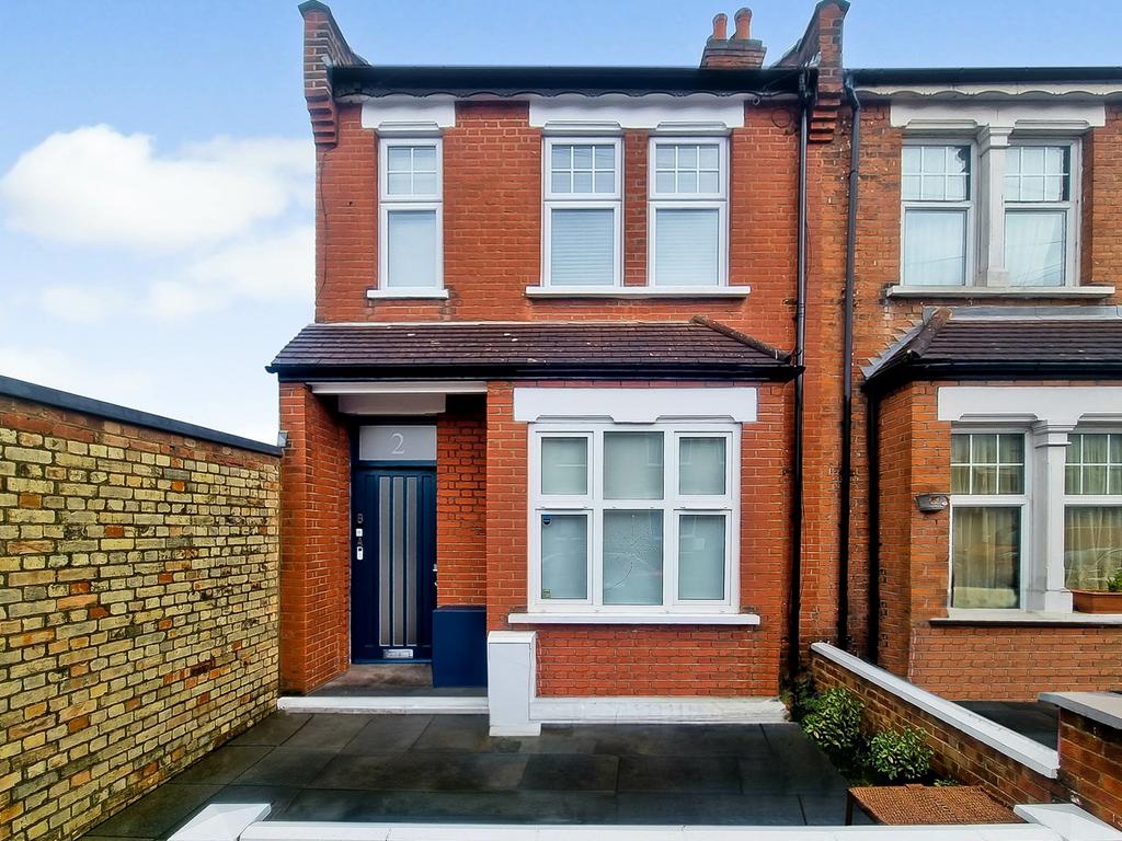 Balfour Grove, London, N20 2 bed apartment for sale £395,000