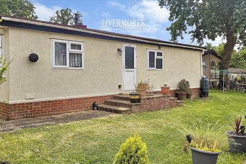 2 bedroom park home for sale, Stonehill Woods Park, Old London Road, Sidcup