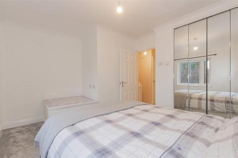 21 Heathlee Road, Crayford, Dartford, DA1 3PW