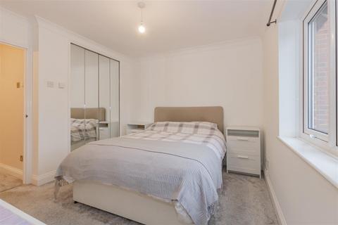 21 Heathlee Road, Crayford, Dartford, DA1 3PW
