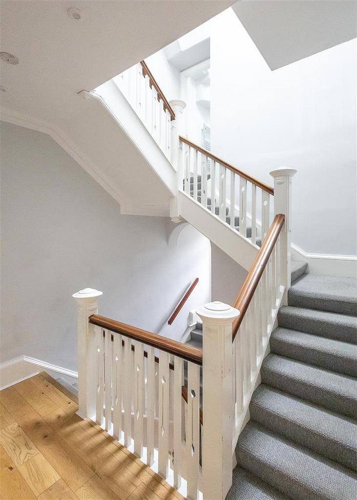 1st Floor Landing