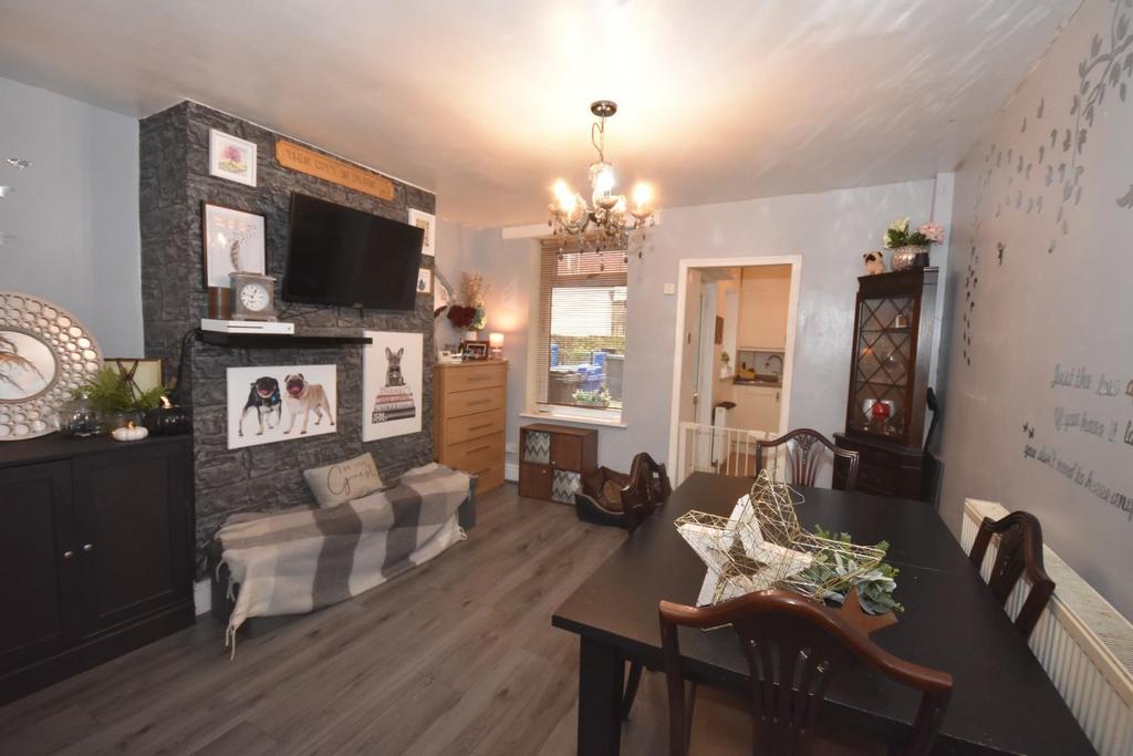 Dining room 02.jpg