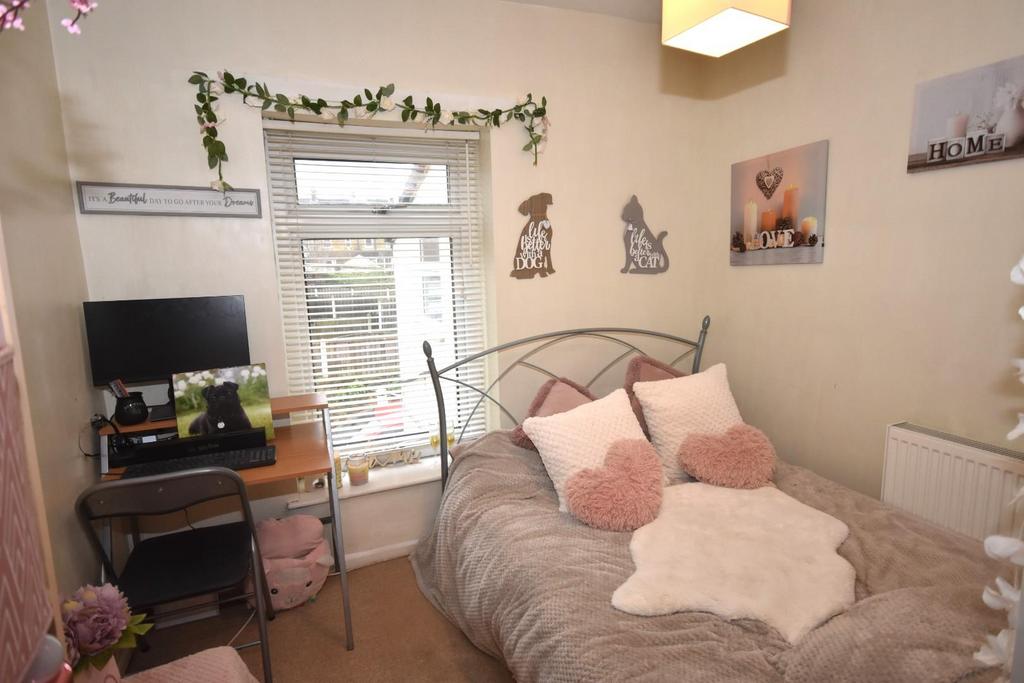 Bed 2.jpg