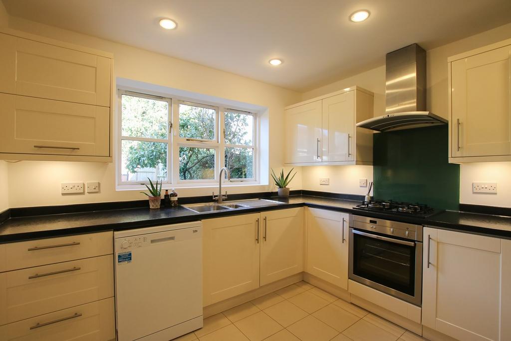 Woodward Close, Winnersh, Wokingham, RG41 4 bed detached house for sale