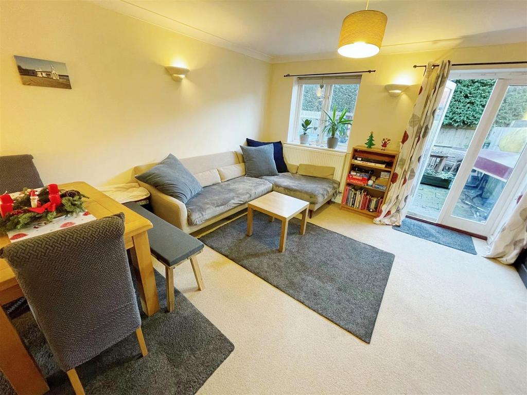 Lindop Close, Cubbington, Leamington Spa 3 bed semidetached house for