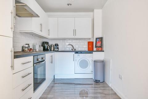 2 bedroom apartment for sale, London Road, Larkfield, Aylesford