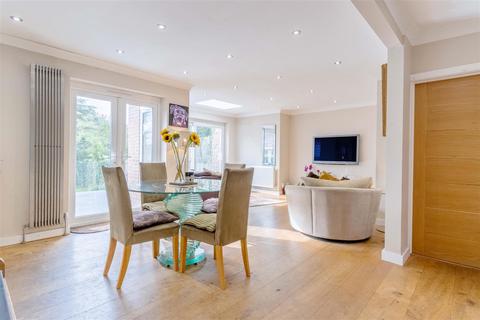9 Caisters Close, Hove, BN3 6GQ