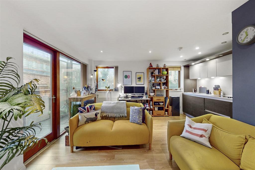 Findlay House, Bow E3 2 bed apartment for sale £435,000