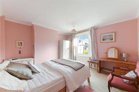 5 Albert Road, Epsom, KT17 4EQ
