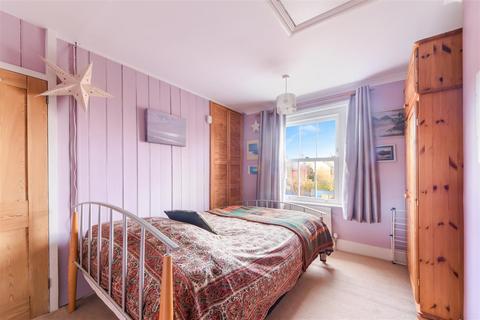 5 Albert Road, Epsom, KT17 4EQ
