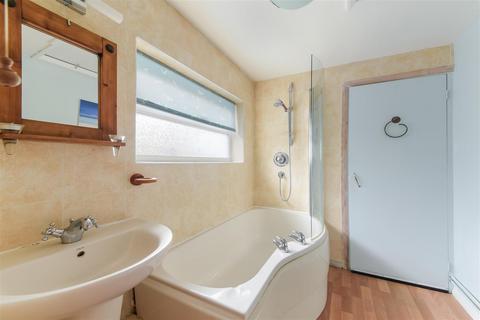 5 Albert Road, Epsom, KT17 4EQ