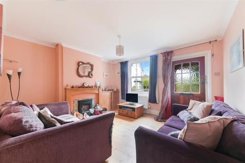5 Albert Road, Epsom, KT17 4EQ