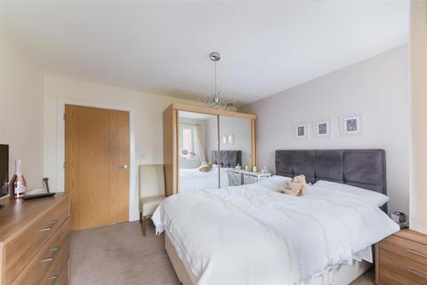 57 Parkview Way, Epsom, KT19 8FA