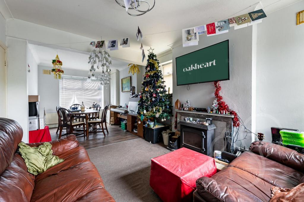 Cavendish Avenue, Colchester 3 bed semidetached house for sale £300,000