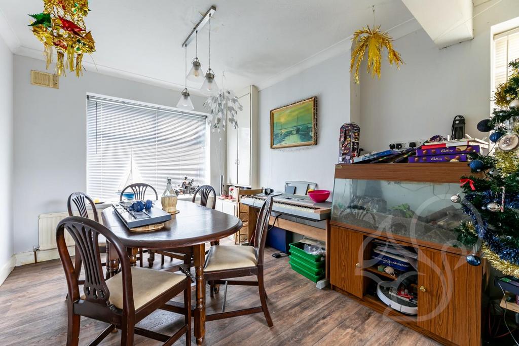 Cavendish Avenue, Colchester 3 bed semidetached house for sale £300,000