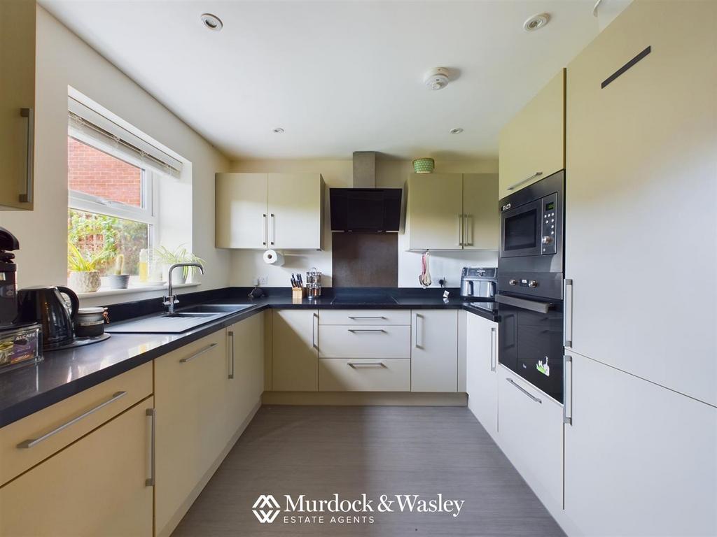 Cheltenham Road East, Churchdown, Gloucester 4 bed detached house for