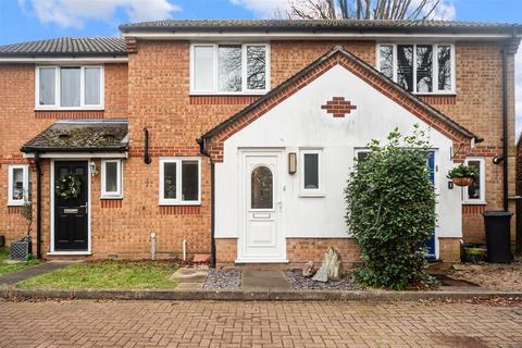 2 Tomlin Close, Epsom, KT19 8SA