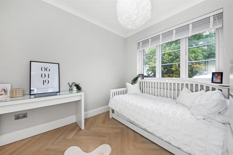 2 bedroom detached bungalow for sale - Rook Lane, Caterham CR3