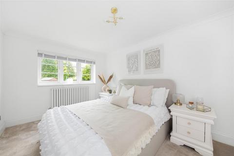 2 bedroom detached bungalow for sale, Rook Lane, Caterham CR3