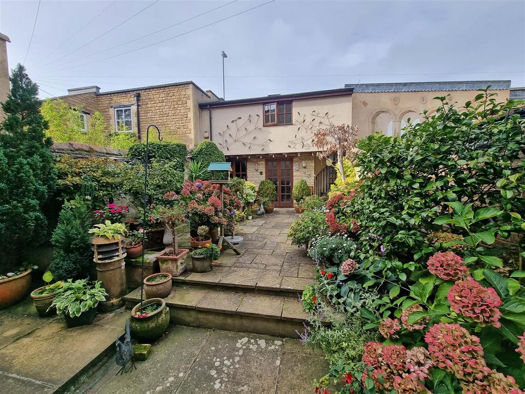 Courtyard.jpg