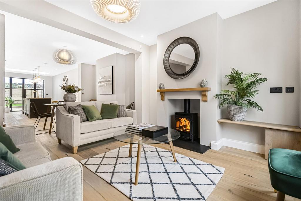 Albert Road, HenleyonThames RG9 2 bed terraced house for sale £699,000