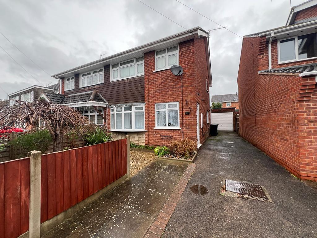 Marine Crescent, Stourbridge, DY8 4XH 3 bed semidetached house for