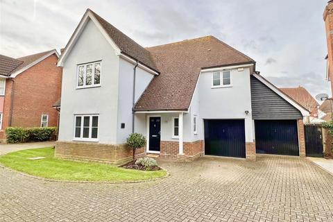 18 Harnham Drive, Great Notley, Braintree, CM77 7YX