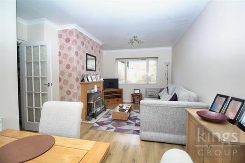 7 Whitefields Road, Cheshunt, Waltham Cross, EN8 0EJ