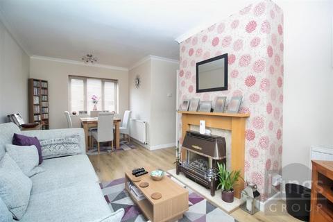 7 Whitefields Road, Cheshunt, Waltham Cross, EN8 0EJ
