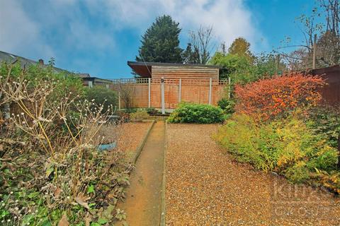 7 Whitefields Road, Cheshunt, Waltham Cross, EN8 0EJ