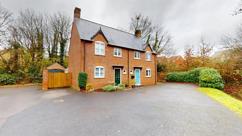 Bluebell Rise, Midsomer Norton, Radstock 3 bed semidetached house for