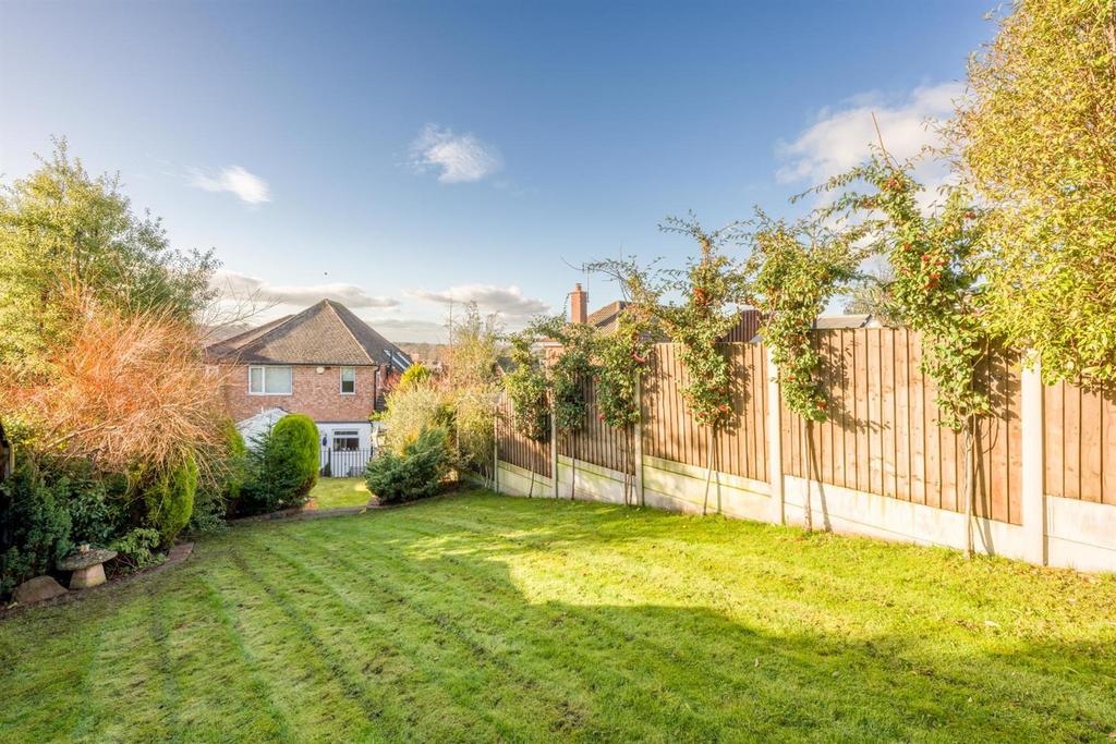 Oakfield Avenue, Kingswinford, DY6 8HJ 3 bed detached house for sale