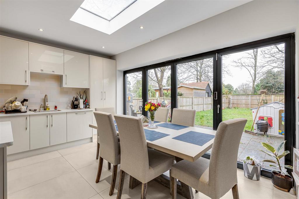 Thompson Avenue, Richmond, TW9 2 bed terraced house for sale £825,000
