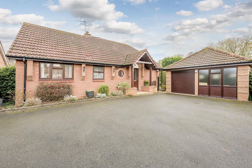 2A Hyperion Road, Stourton, DY7 6SB 2 bed detached bungalow for sale