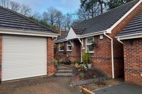 2 bedroom detached bungalow for sale, Lords Lane, Stourbridge, DY7 5PE