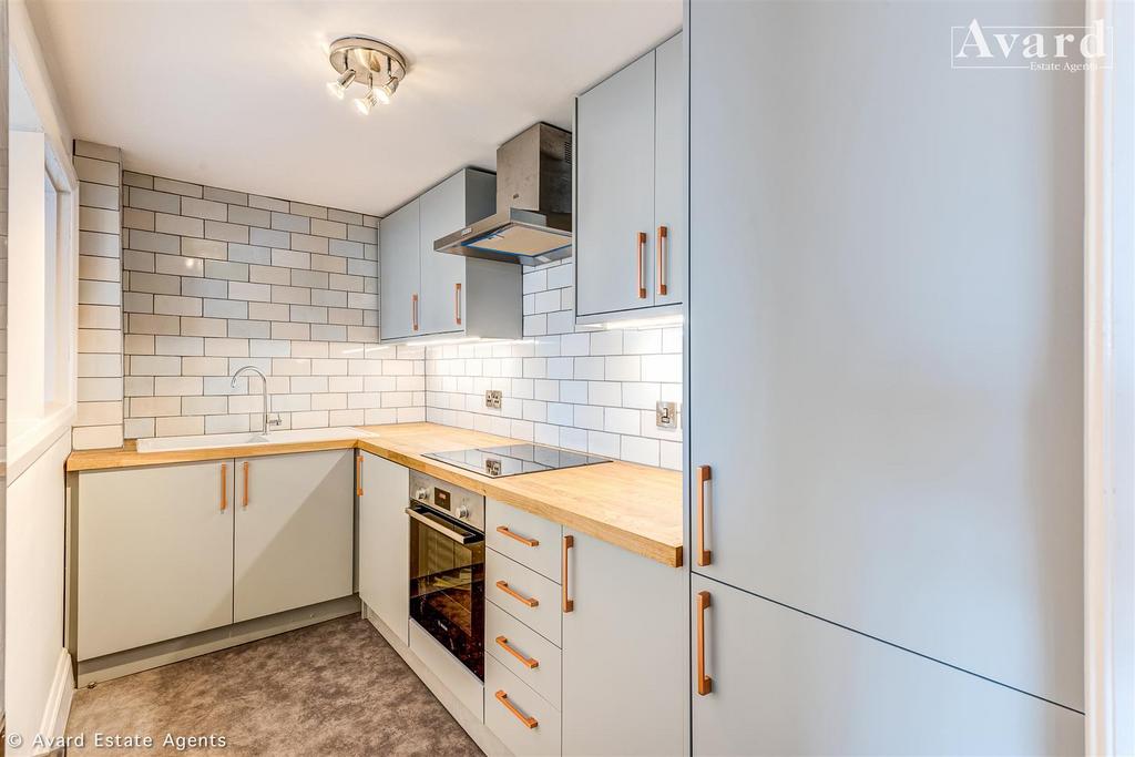 Flat 9, 53-54 Regency Square-18.jpg